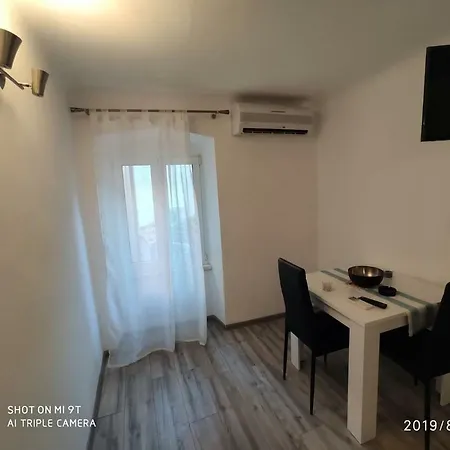 Apartament *