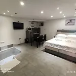 Apartament *